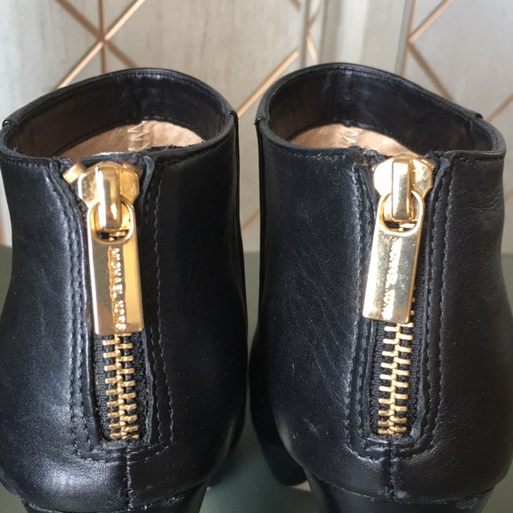 Michael Kors Lesly Bootie Black Leather Size 5 - Picture 3 of 8